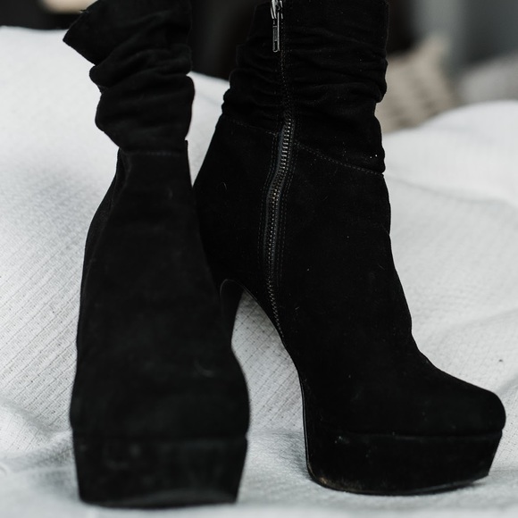 Aldo Stilleto Black Booties - Picture 1 of 2